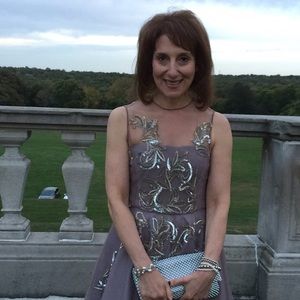 Meet your Posher, Mona