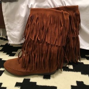 Fringe boots