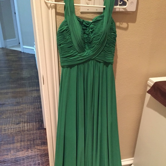 JS boutique Dresses & Skirts - FLASH SALE 💫✨💫✨Long elegant emerald dress.
