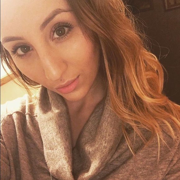 Meet your Posher, Victoria