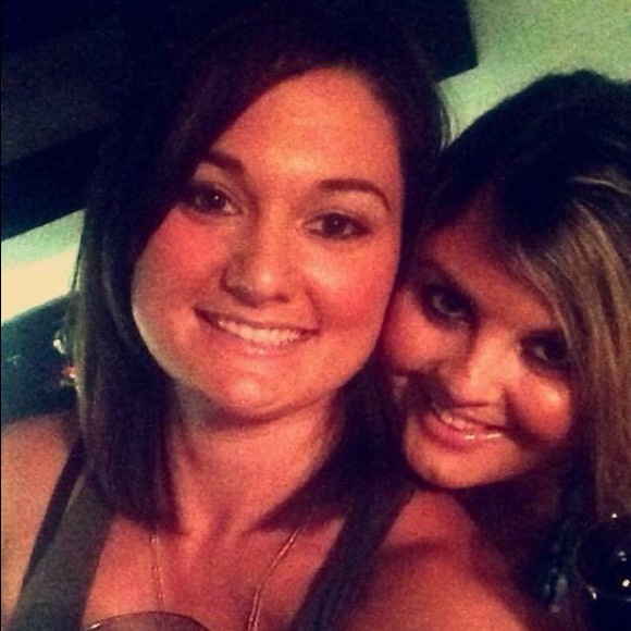 Meet your Posher, Lauren - Picture 1 of 1