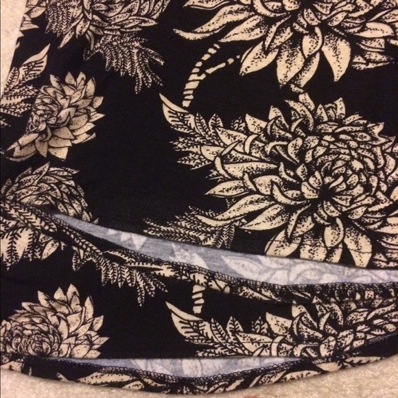 Not sure if Im selling Novella Royale Janis Bells - Picture 4 of 4