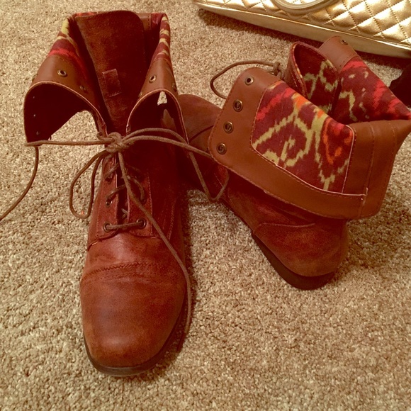 🎀Madden Girl fold over combat boots🎀