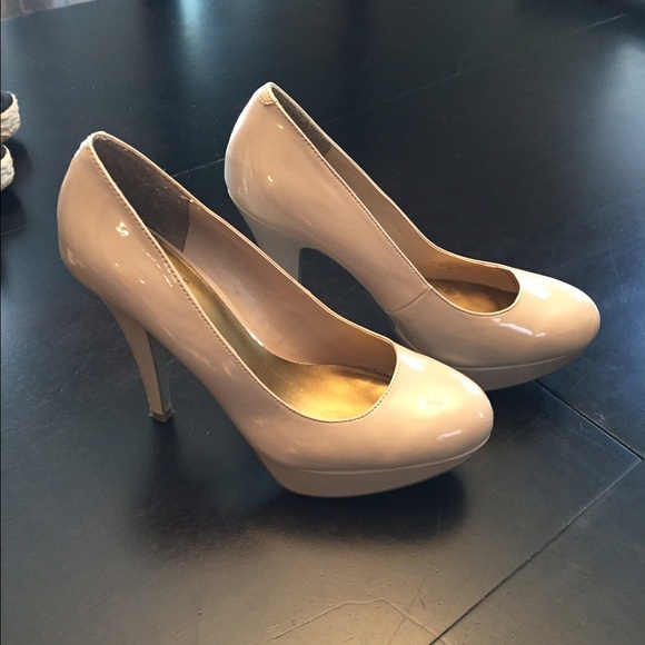 Jessica Simpson. Size 10 Nude Platforms.
