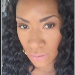 Meet your Posher, Carla