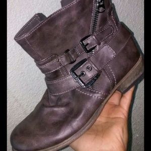 Carlos Santana leather booties
