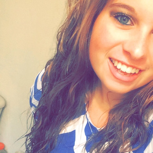 Meet your Posher, Laura