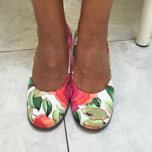 Brand new Gorgeous spring or vacation shoes NWOT