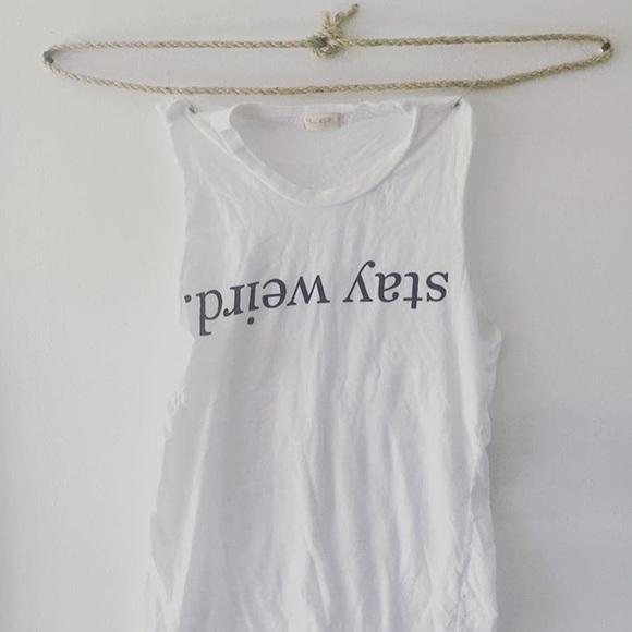 Brandy Melville stay weird top