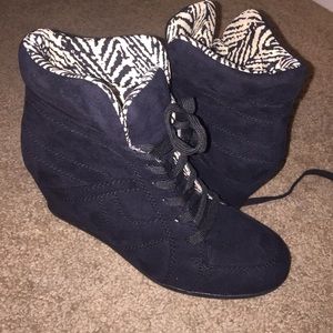 Black sneaker wedges