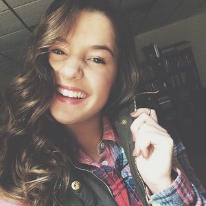 Meet your Posher, Amelia