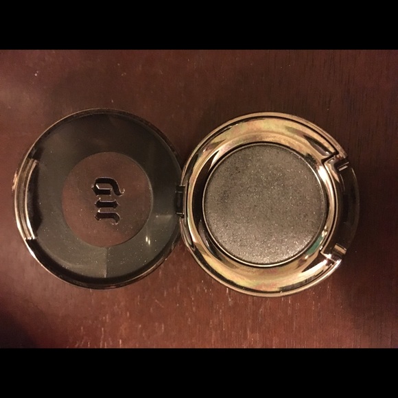 Urban decay eyeshadow - Picture 2 of 3