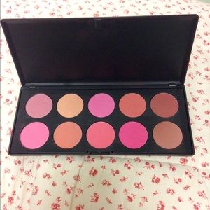 Blush palette