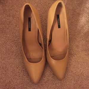 Nude Pumps