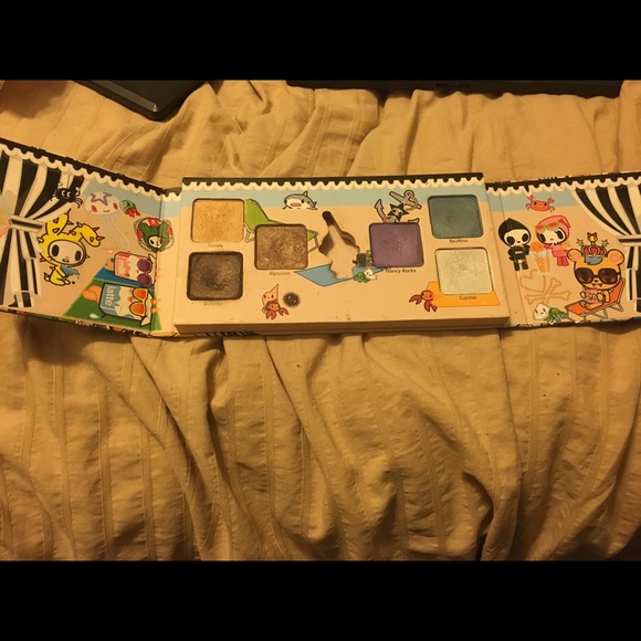 Tokidoki eyeshadow palette - Picture 2 of 2