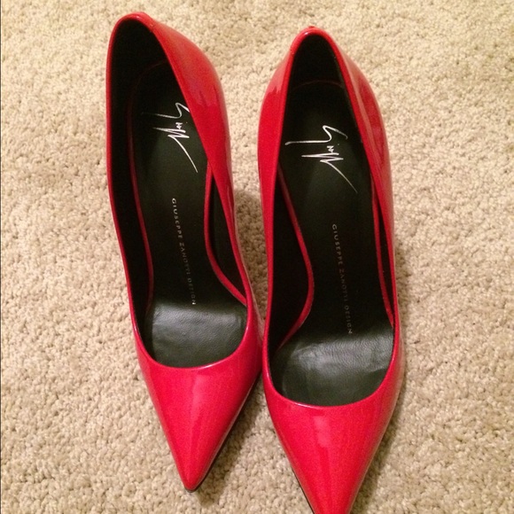 Giuseppe zanotti red heels