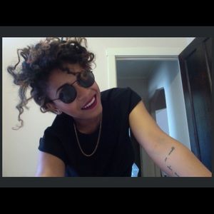 Meet your Posher, Parri