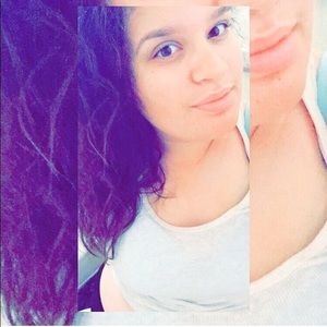 Meet your Posher, Olivia