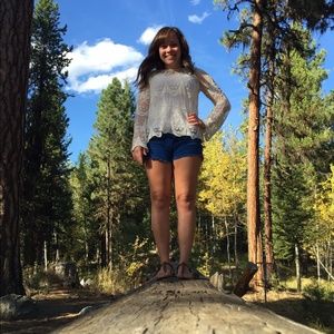 Meet your Posher, Kendra