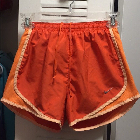 Women's XS Nike Tempo shorts