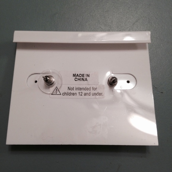 Free Press Jewel Earrings - emerald color - NWT - Picture 2 of 2