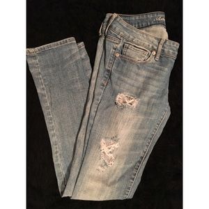 American Eagle ripped blue jeans