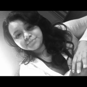 Meet your Posher, Esmeralda