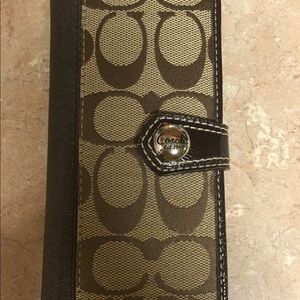 •SOLD•Coach Brown Skinny Wallet