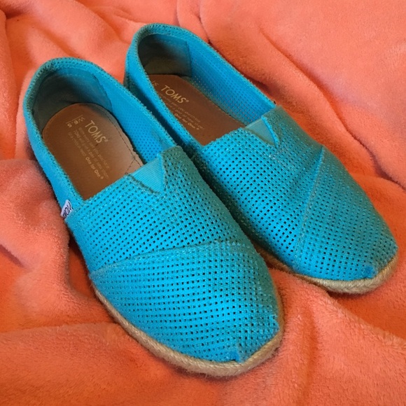 Blue TOMS