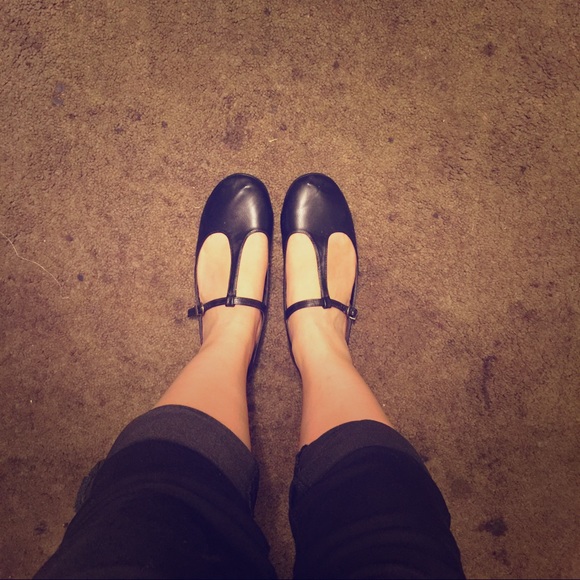 Vintage black flats