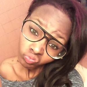 Meet your Posher, Lea