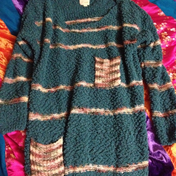 Sweater - Picture 1 of 4