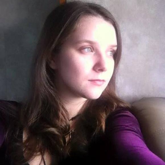 Meet your Posher, Adara
