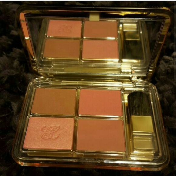 All over face compact