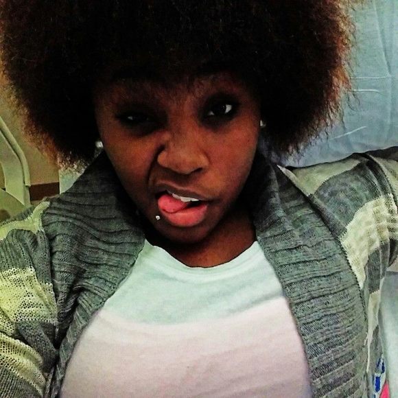 Meet your Posher, Claresha