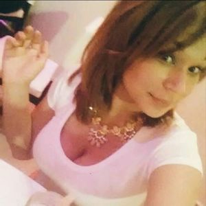 Meet your Posher, Ñeca