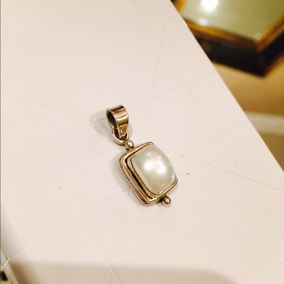 Fashion pearl pendant