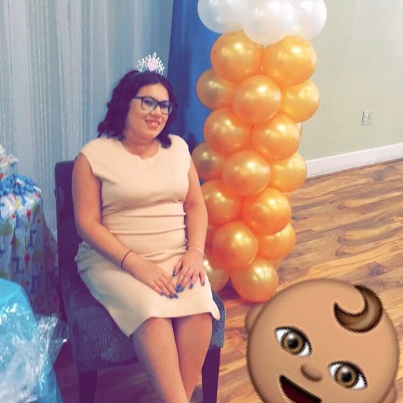 ASOS blush maternity pink stretchy dress 💞🎀🍧