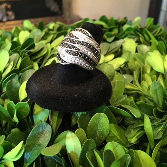 Zebra sterling silver and cubic zirconia ring - Picture 2 of 3