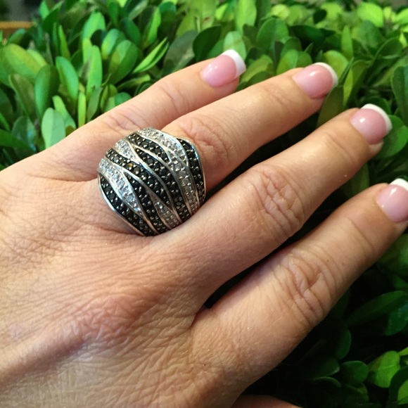 Zebra sterling silver and cubic zirconia ring - Picture 3 of 3