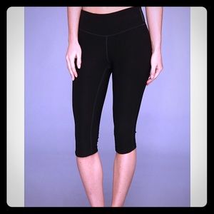 New balance black knee Capri sz small