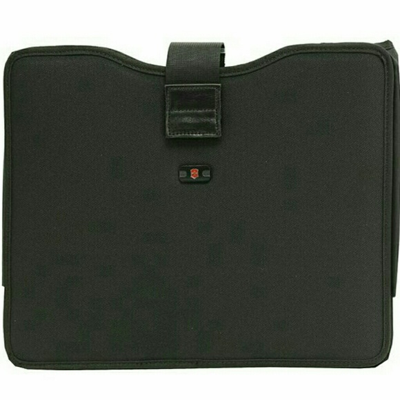 Must go! 15" Victorinox Swiss Laptop Case - Picture 1 of 2