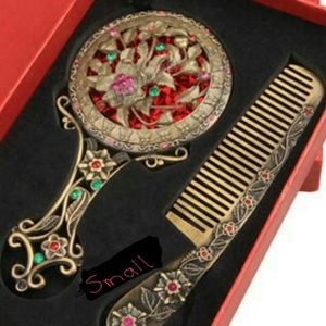 Vanity Gold w/ scrolling design Mirror and combNIB