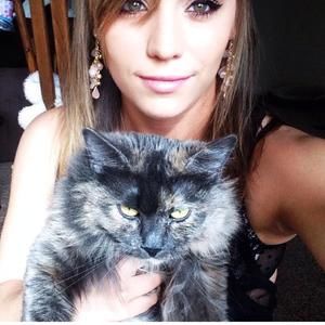 Meet your Posher, Noelle