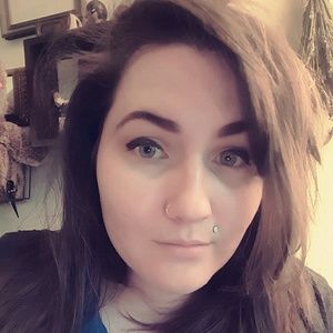 Meet your Posher, Cassi j