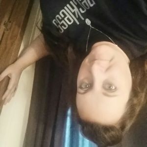 Meet your Posher, Elissa