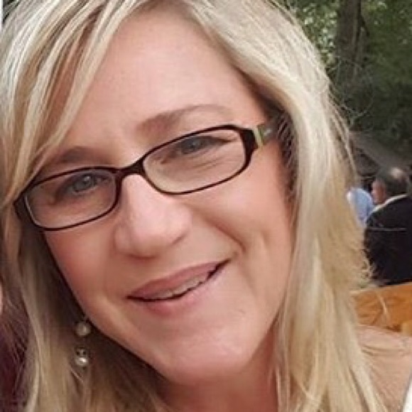 Meet your Posher, Renae - Picture 1 of 1