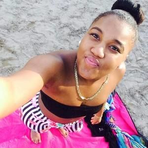 Meet your Posher, Raquel