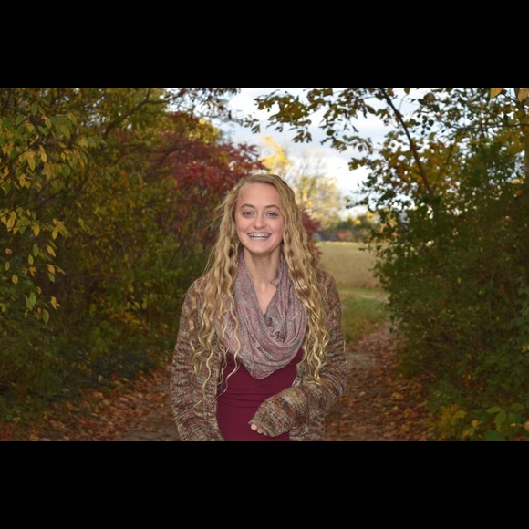 Meet your Posher, Julia - Picture 1 of 1