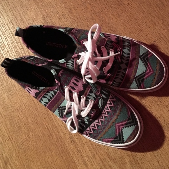 H&m  tribal skippies